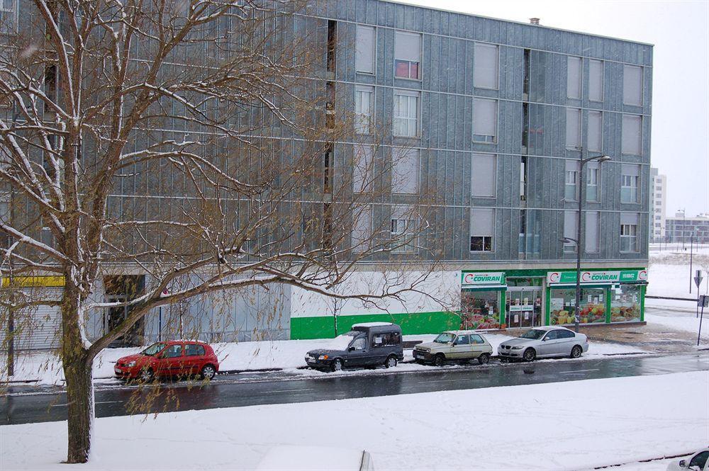 Iraipe Gorbea Auto Check-In Hotel Vitoria-Gasteiz Exterior foto