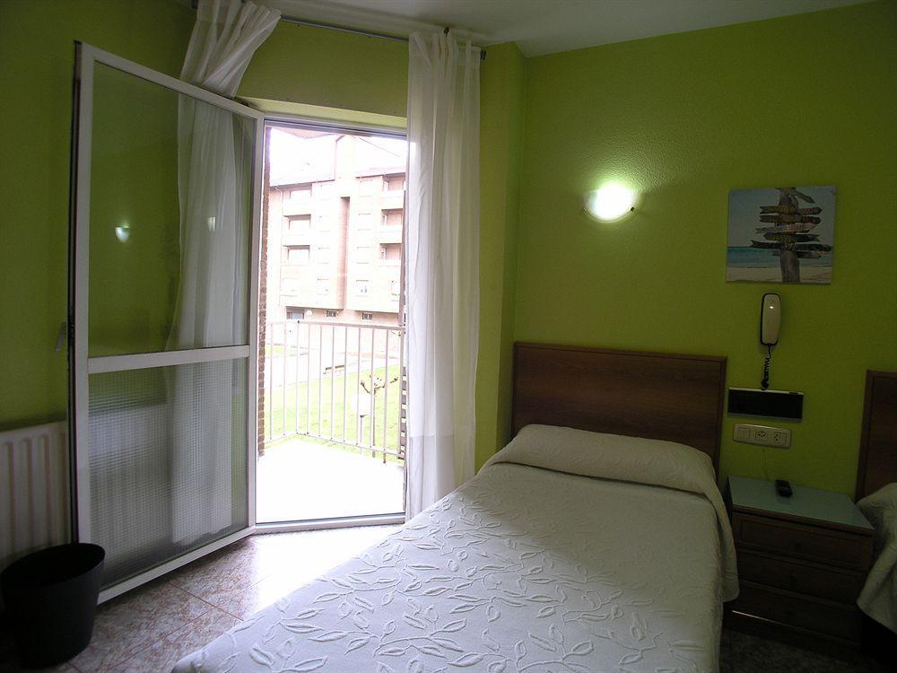 Iraipe Gorbea Auto Check-In Hotel Vitoria-Gasteiz Exterior foto