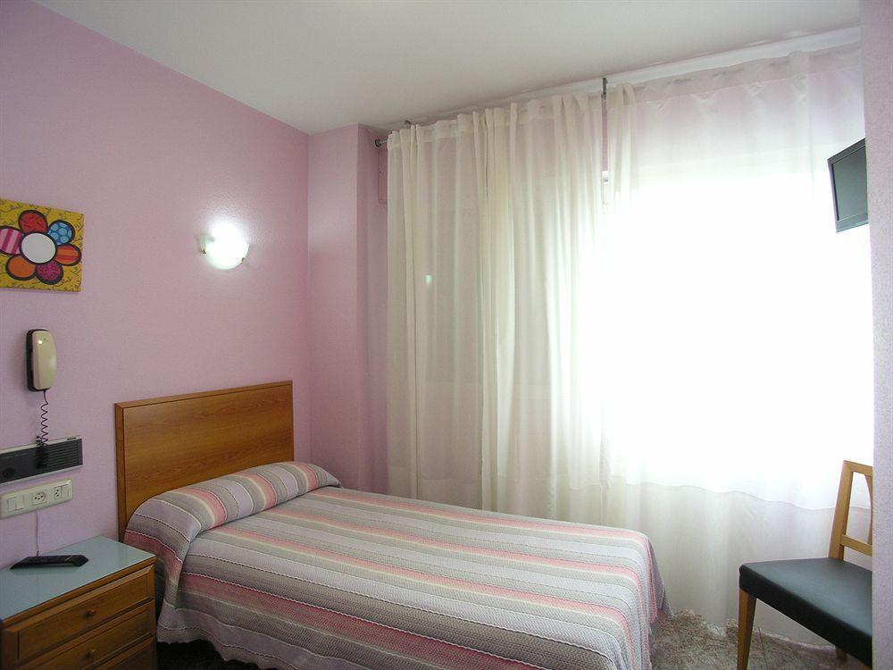 Iraipe Gorbea Auto Check-In Hotel Vitoria-Gasteiz Exterior foto