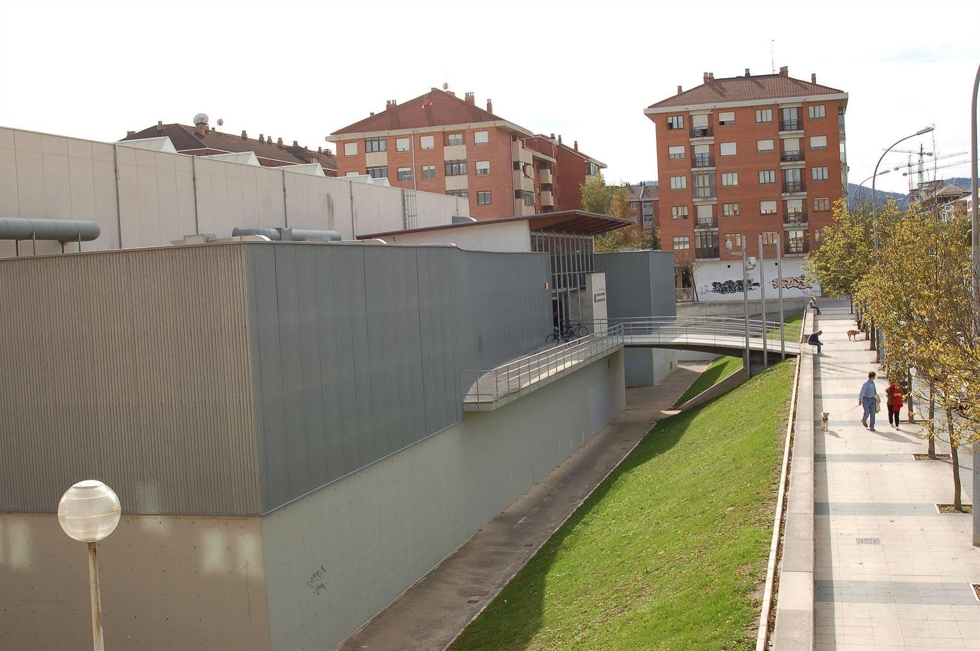 Iraipe Gorbea Auto Check-In Hotel Vitoria-Gasteiz Exterior foto